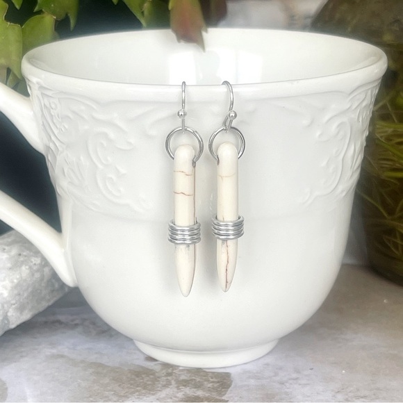 5 For $25💫Wrapped Buff Spikes Dangles Earrings - Picture 4 of 5